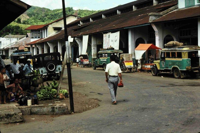 Angkutan umum di Sibolga, sekitar tahun 1975.