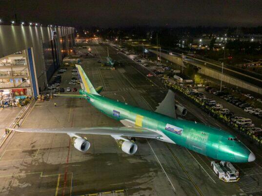 Pesawat Boeing 747 terakhir meninggalkan pabrik Everett