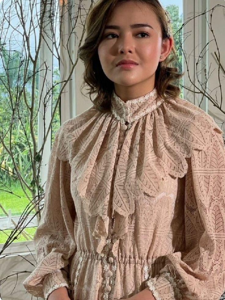 Cantik Itu Seperti Apa?