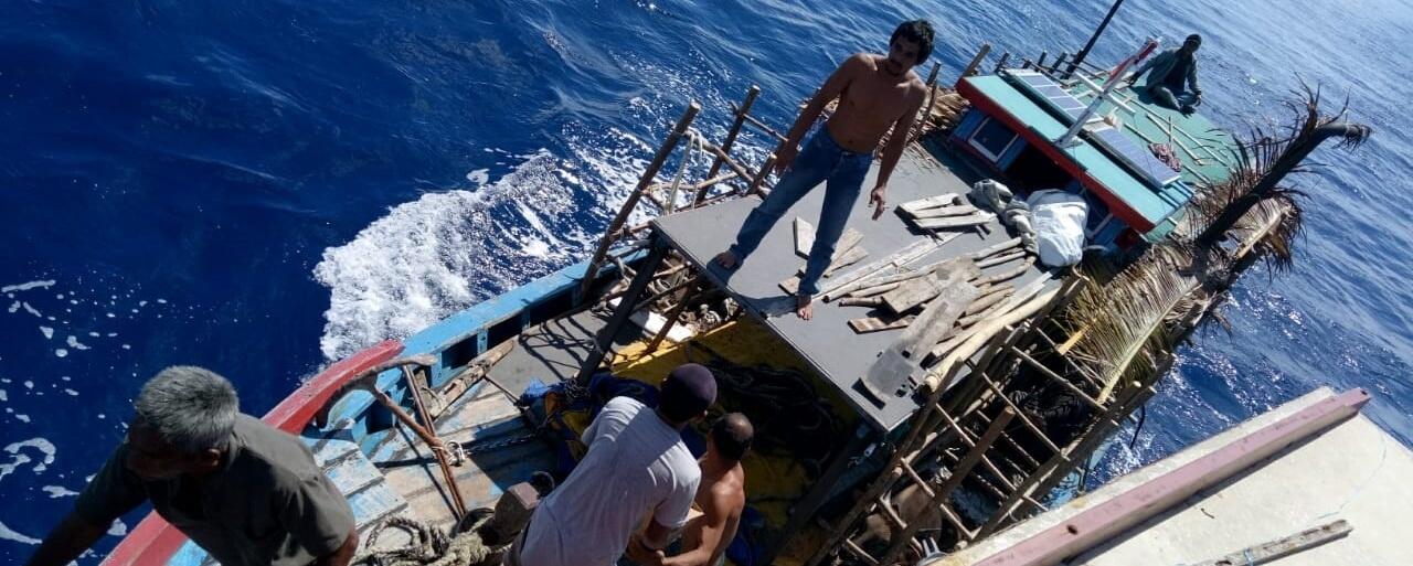 KENAPA PELAUT RELA KELAPARAN SEDANGKAN DISEKITARNYA BANYAK IKAN HASIL TANGKAPANNYA