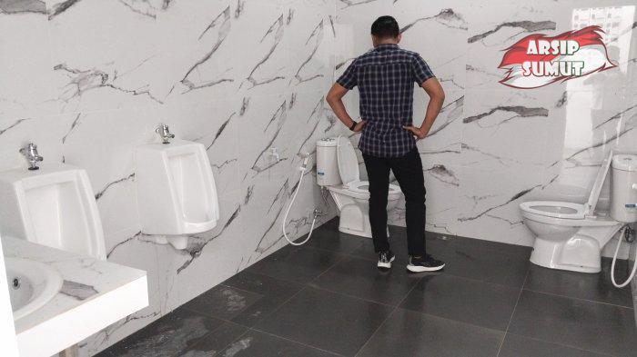 Viral Toilet Duduk di DPRD Deli Serdang Sumut Dipasang Berhadap-hadapan Tanpa Sekat