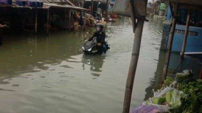 Jalan-Rumah di Desa Purworejo Demak Banjir Rob, Warga: Langganan