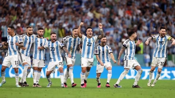 Beda Nasib! Messi Menang, Neymar Menangis