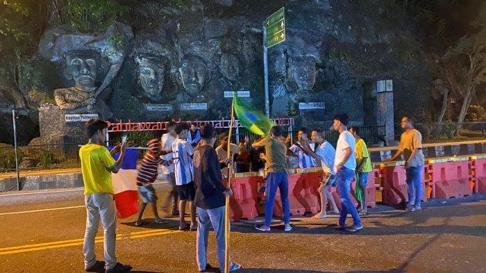 Kalah dari Kroasia, Fans Tim Samba di Ambon Bakar Bendera Brasil