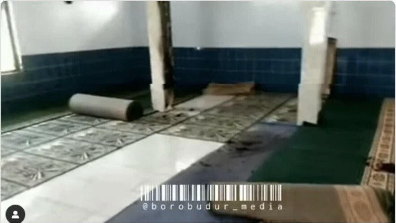 Viral Video Masjid Diubrak-abrik dan Lembaran Al-Qur'an Dilumuri Darah