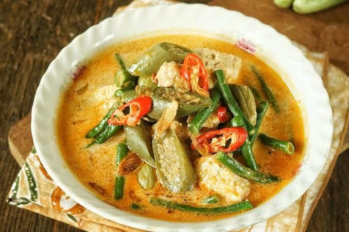 Ngeri! Potongan Jari Manusia Ditemukan Di Dalam Sayur Lodeh, Pembeli Ketakutan!