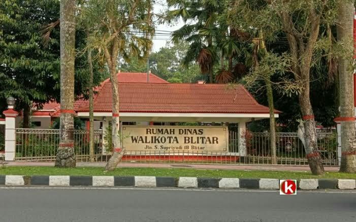 Bak Kisah Robin Hood, Rumah Dinas Walikota Blitar Dirampok Segerombolan Orang