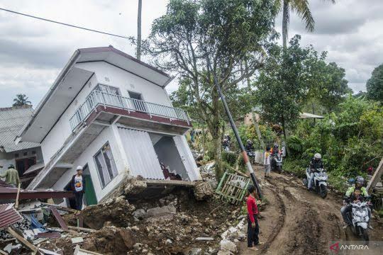 Sering Terjadi Gempa, Inilah Cara Menyelamatkan Diri Saat Gempa Sesuai Arahan BNPB!