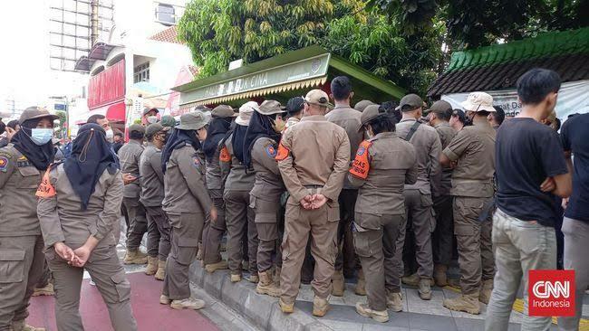 Walikota Ngebet Bangun Masjid Agung, SDN Pondok Cina 1 Terancam Digusur!