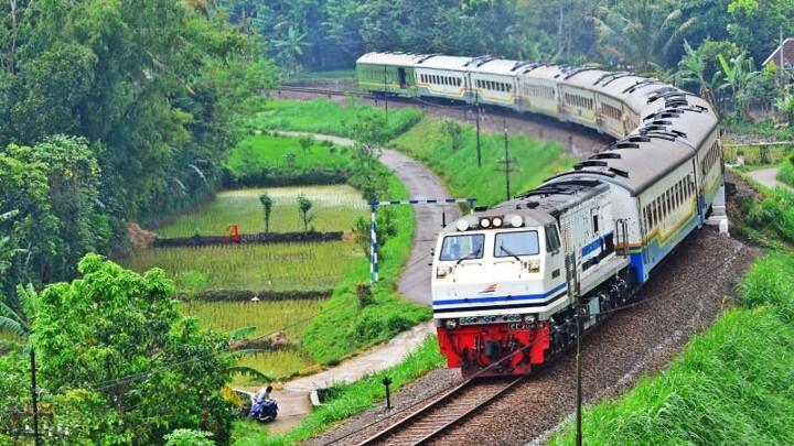 Pengalamanku Naik Kereta Api, Mana Ceritamu?