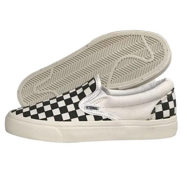 10 Rekomendasi Sepatu Slip On Brand Lokal dengan Motif Catur