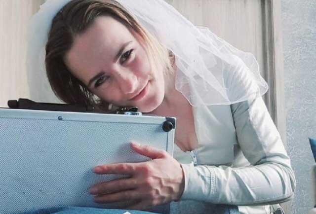 Apakah Ini Cinta? Mereka Menikah dengan Benda Mati