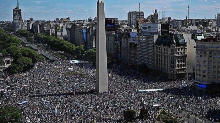 Sambutan Messi Di Argentina, Bikin Merinding! Lautan Manusia Tumpah Ruah Ke Jalan.