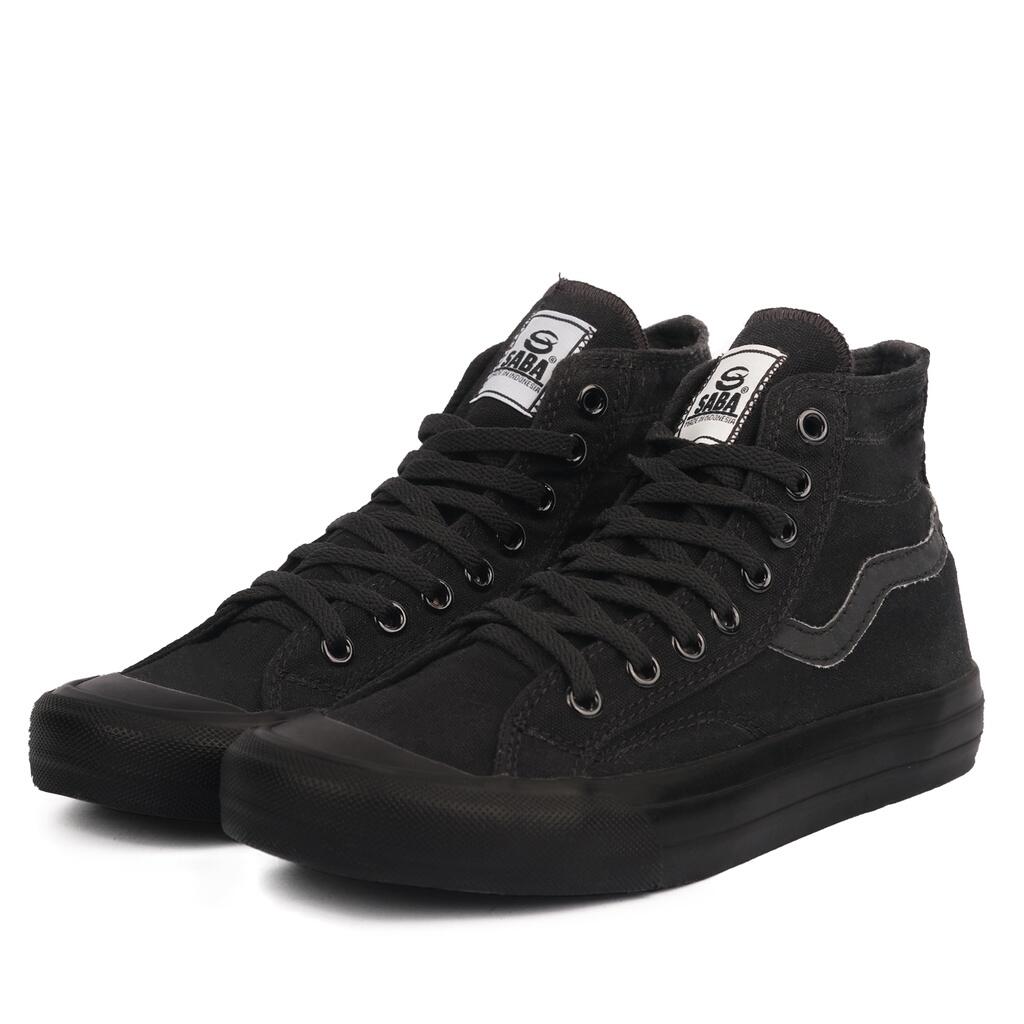 Cuma 100 Ribuan! Ini Rekomendasi Sepatu High Lokal Warna All Black Gan