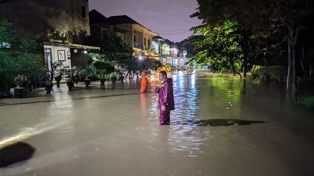 Karanganyar Dilanda Banjir dan Longsor, 1 Orang Tewas-53 KK Terdampak