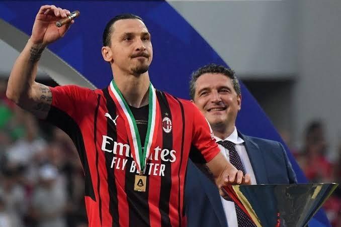 Fans CR 7 Terdiam, Ketika Zlatan Ibrahimovic Come Back Di Milan Dengan Trofi Liga.