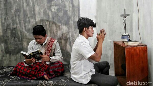 Toleransi di Kampung Sawah Bekasi, Satu Keluarga Beda Agama, Jadi Contoh Nih Gan! 