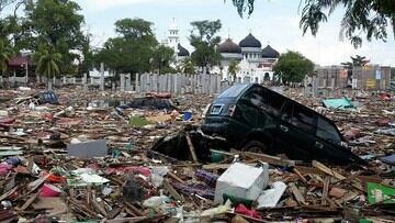 Sejarah Hari Ini : 18 Tahun Yang Lalu, Tsunami Aceh &quot; Bencana Dari Negri Air Mata &quot;