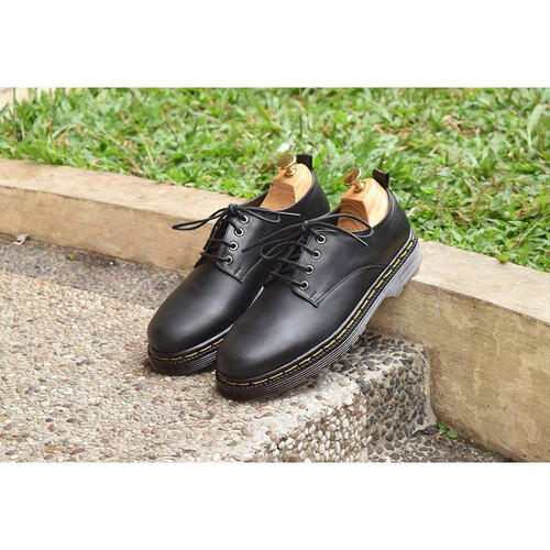 Rekomendasi Sepatu Formal di Bawah 300 Ribu