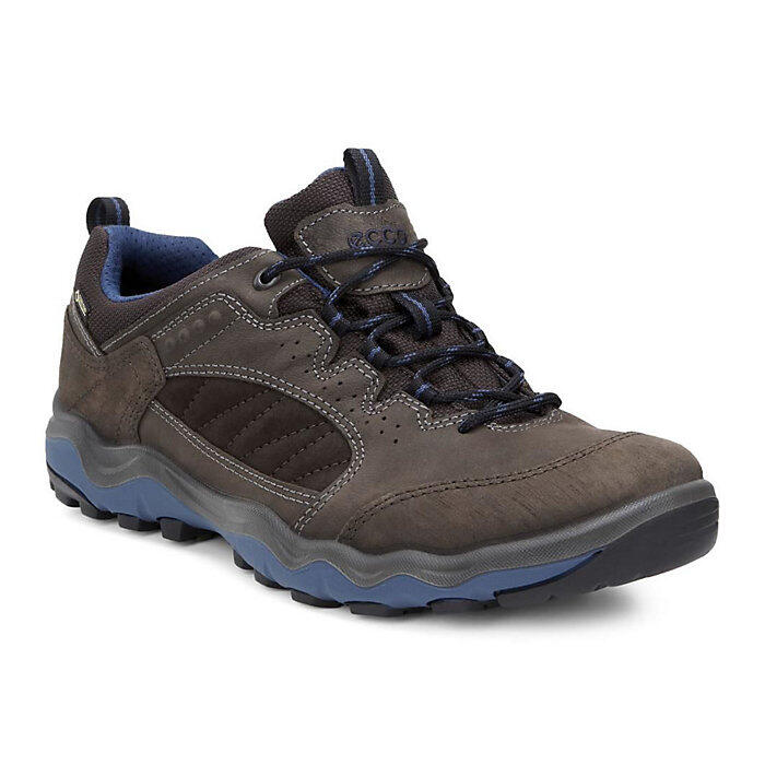 7 Rekomendasi Sepatu Gunung 