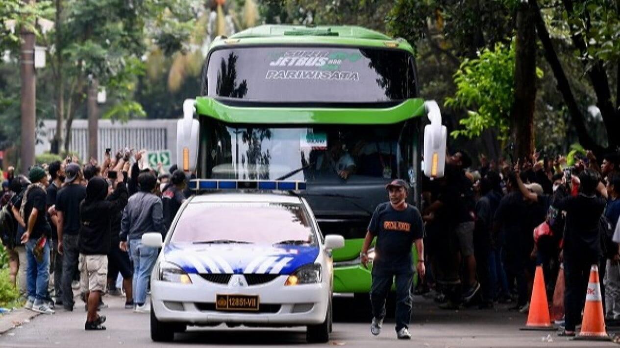 Buruknya Mental Supporter Indonesia, Bus Timnas Thailand Dirusak Jelang Laga Kemarin