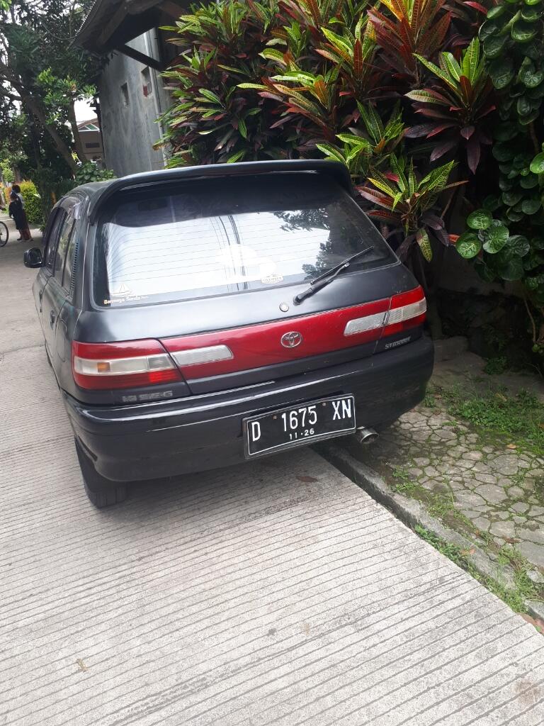 Mobil Starlet