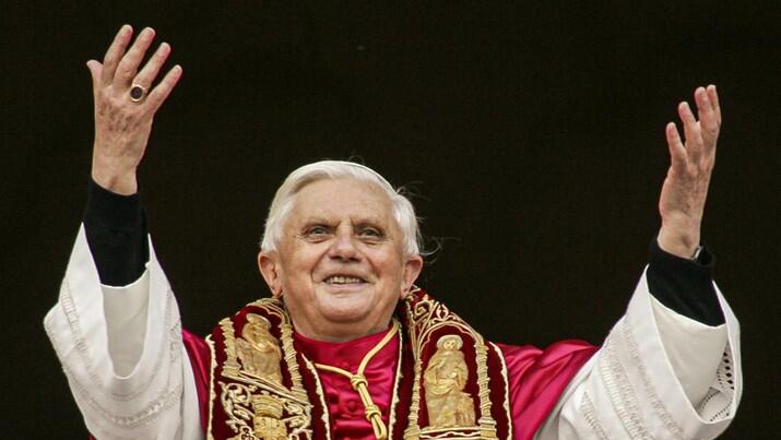 Breaking News: Paus Benediktus XVI Meninggal Dunia