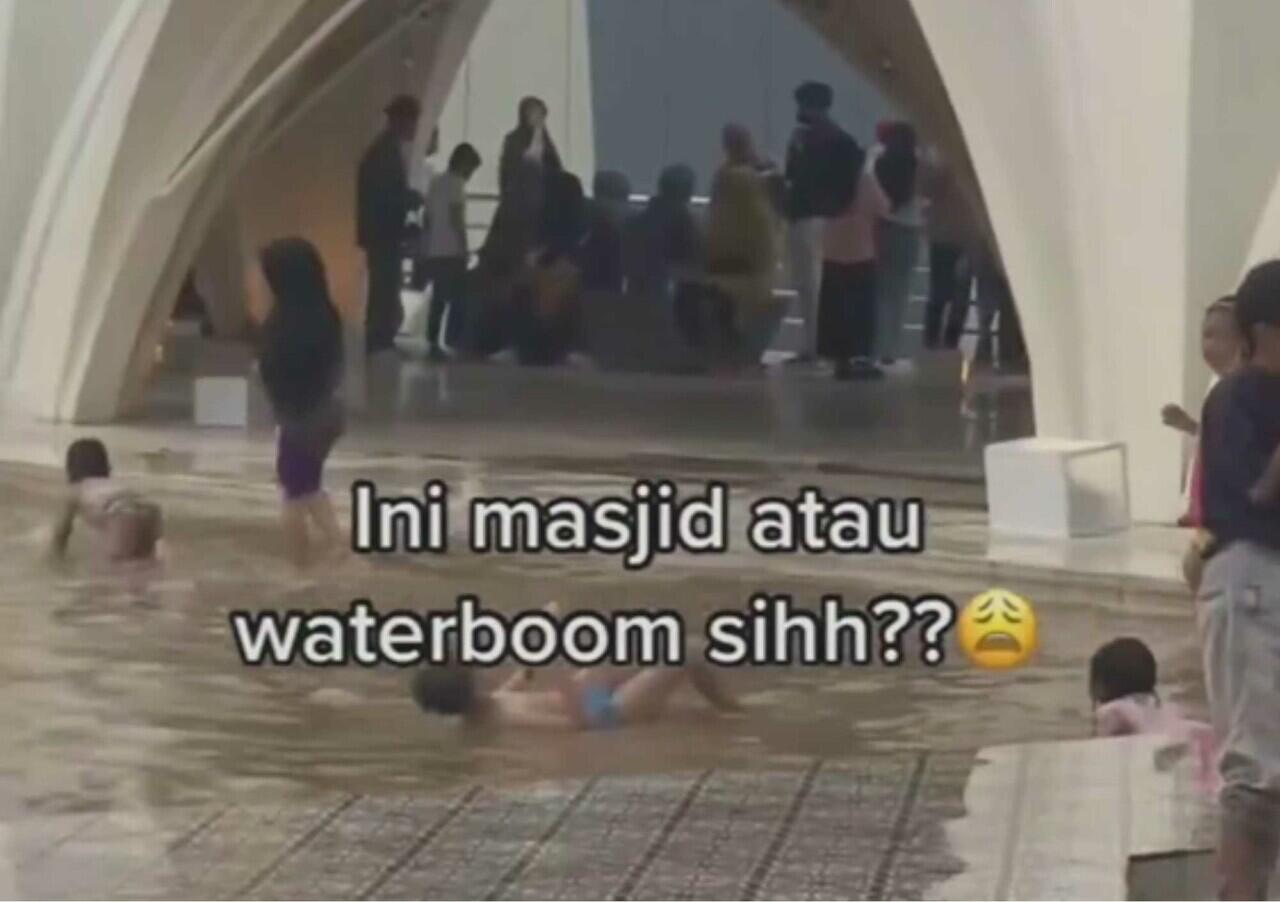 Taman Masjid Al Jabbar Jadi Water Boom, Sekalian Saja Bikin Wahana Bermain Anak?