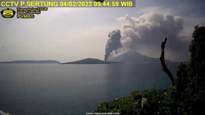 Waspada! Gunung Anak Krakatau Meletus, Semburan 3.000 Meter