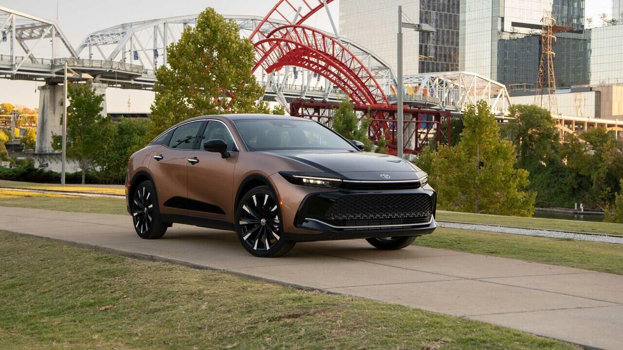 Berikut Harga dan Tanggal Rilis Toyota Crown Tahun 2024
