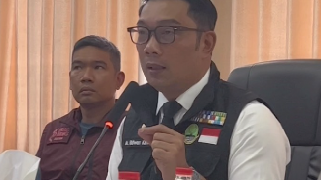 Ridwan Kamil Klaim Bandung Sudah Punya Transportasi Massal, Netizen: Mana?