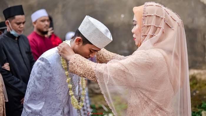 Babak Baru,Norma Risma Gandeng Hotman Paris Setelah Mendapat Somasi dari Mantan Suami