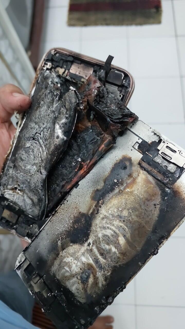 Cuma Dipake Tathering iPhone Meledusss Kebakar Di Dalam Mobil