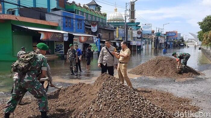 Jalan Rusak di Jalur Pantura Jati Kudus Akhirnya Diuruk Sementara