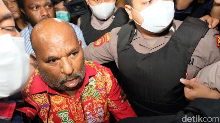 Dana Otsus Rp 500 T Era Lukas Enembe yang Sempat Jadi Sorotan 