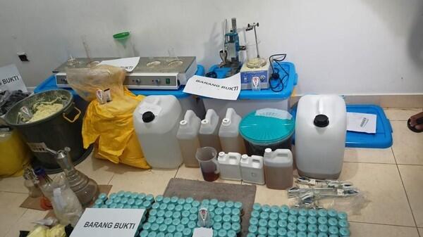 Bahan Baku Liquid Vape Sabu di Jakbar Berbentuk Silica Gel