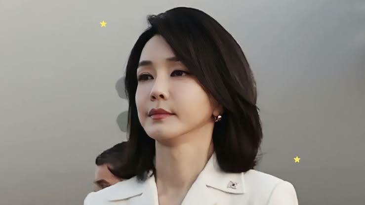 5 Potret Cantik Istri Presiden Korea Selatan! Tetap Awet Muda Di Umur 50 Tahun!