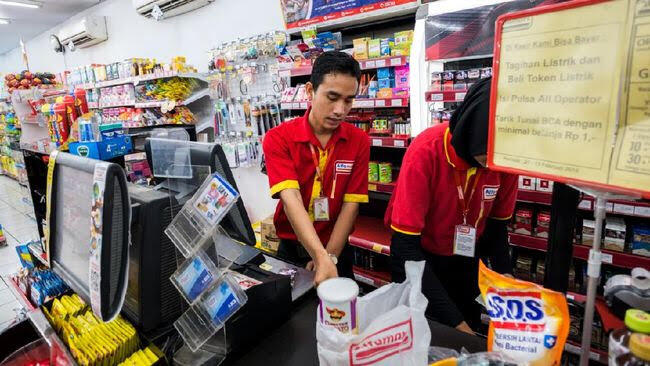 Gara Gara Tak Beri Salam, Pegawai Minimarket Dipecat, Pentingnya Beri Salam