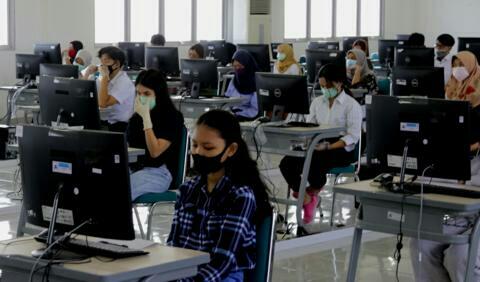 Riska Mahasiswi UNY Berjuang Bayar UKT hingga Wafat,Pengunggah Klarifikasi Tulisannya