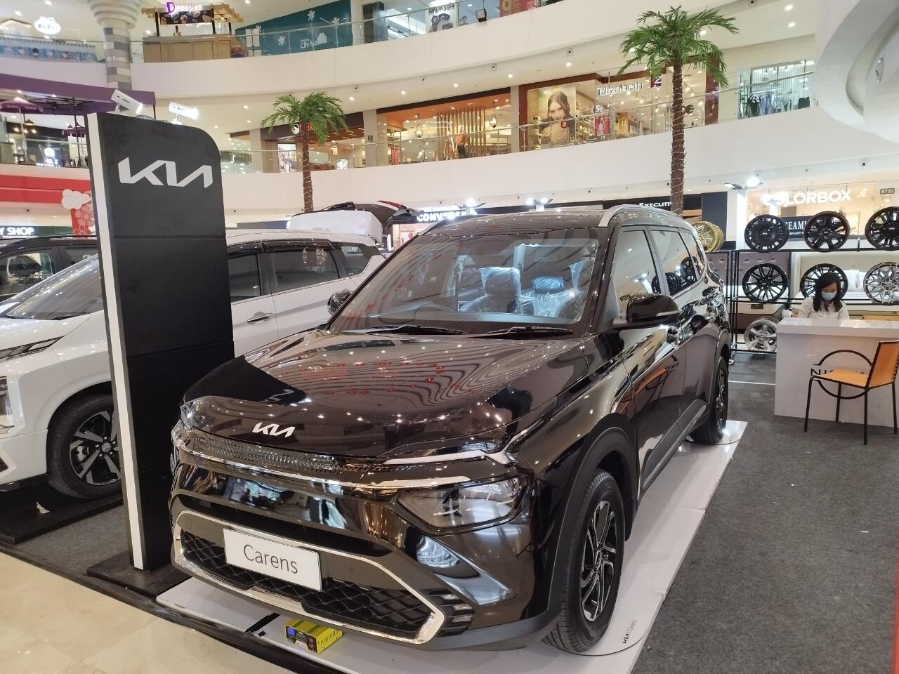 Variant Warna Unggulan Pada Mobil Kia Carens 2023