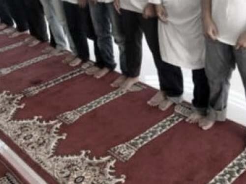 KETIKA KAKI SAKIT LEBIH UTAMA DARI KHUSYUNYA SOLAT 