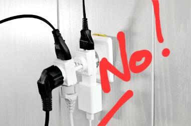 Fakta Tentang Percikan Api Saat Mencolok Charger Hp, Tidak Bahaya Jika...