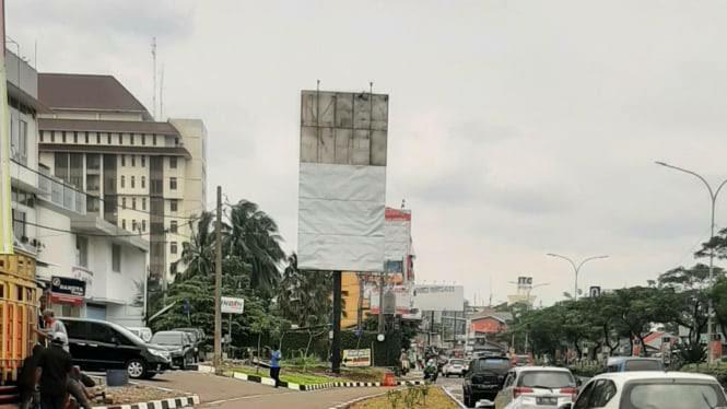 Baliho Walikota Depok Tuai Cibiran Dan Hujatan Warganet! Berikut Alasannya!