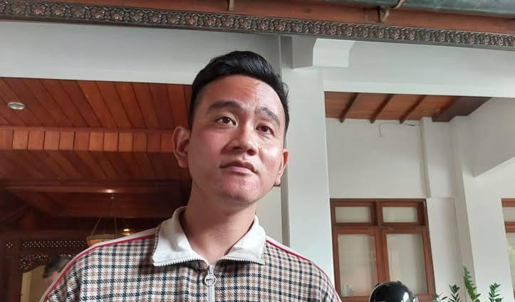 Gibran Justru Kerjaan Baru Eks Karyawan Unibi Usai 'Dipecat' Gegara Hina Jokowi