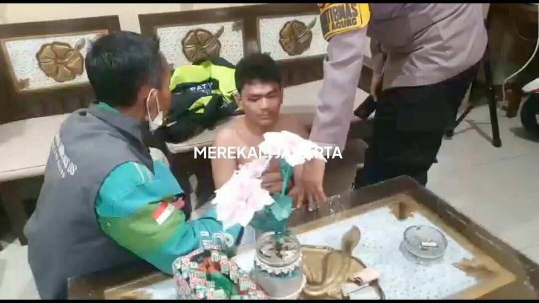 Relawan Ambulans Cabuli Bocah Korban Kecelakaan : Jangan Percaya Orang Asing Gan! 