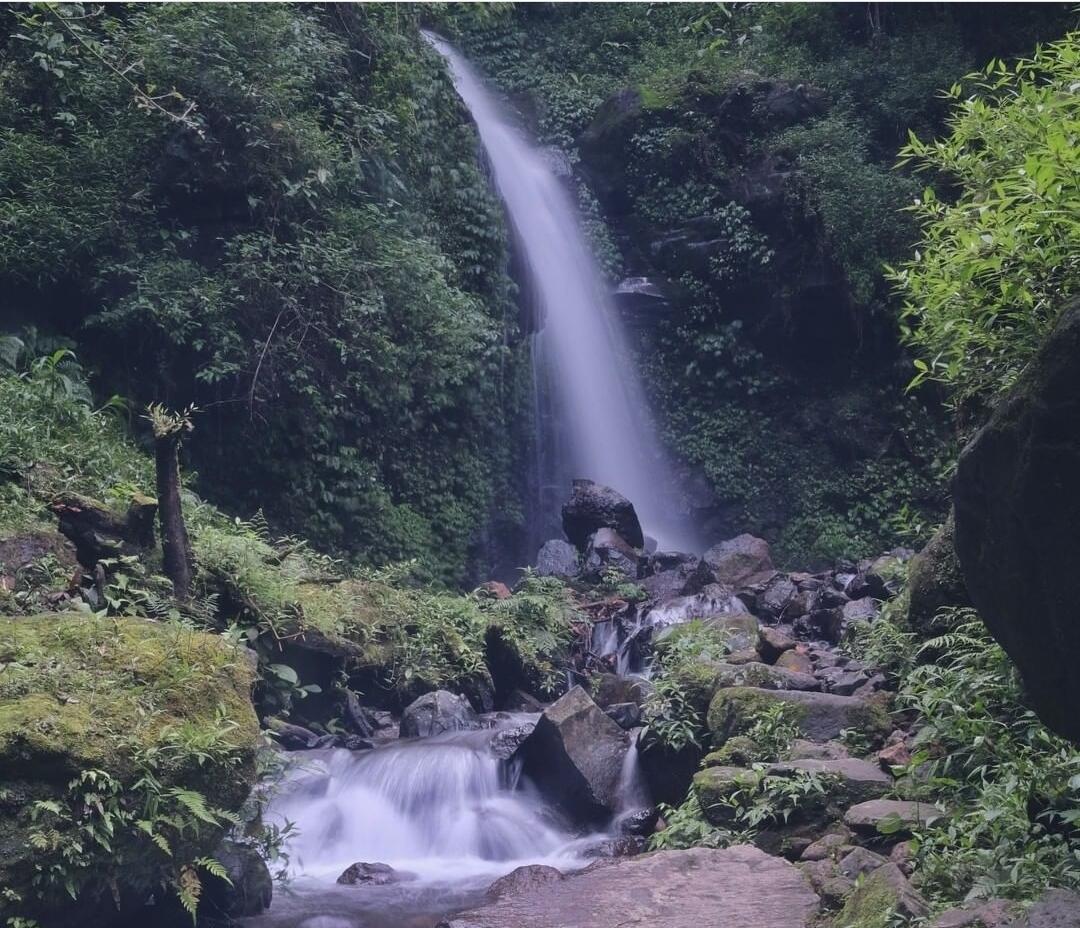 Curug Cisurian, Keindahan Tersembunyi di Kabupaten Kuningan.