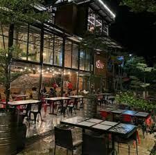 Menikmati Suasana Unik dan Pemandangan Indah di BREE COFFEE AND KITCHEN