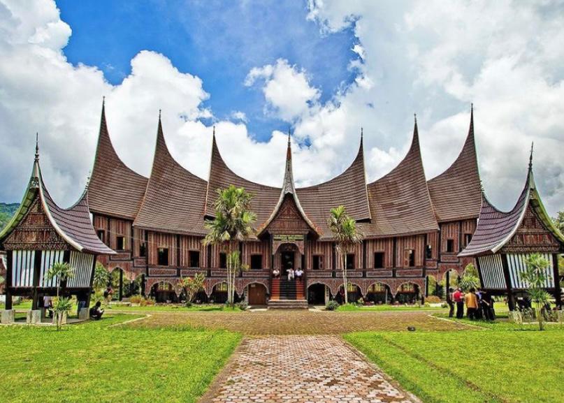 Ini Dia 7 Bahasa Daerah yang Banyak digunakan di Indonesia