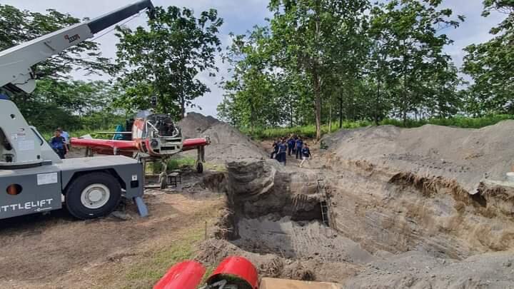 TNI AU Mengubur Pesawat Latih Wong Bee yang Alami Kecelakaan Dua Tahun Lalu