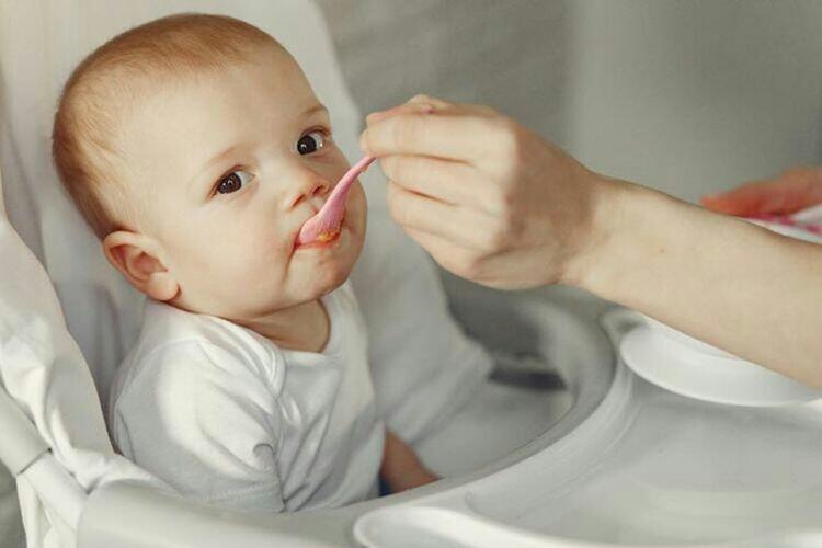 Viral Bayi 7 Bulan Dicekoki Kopi Saset, 4 Bahaya Kopi Buat Bayi! 